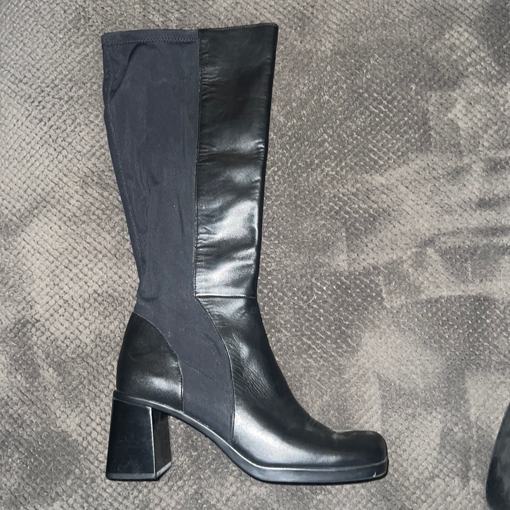 Apostrophe Leather Boots